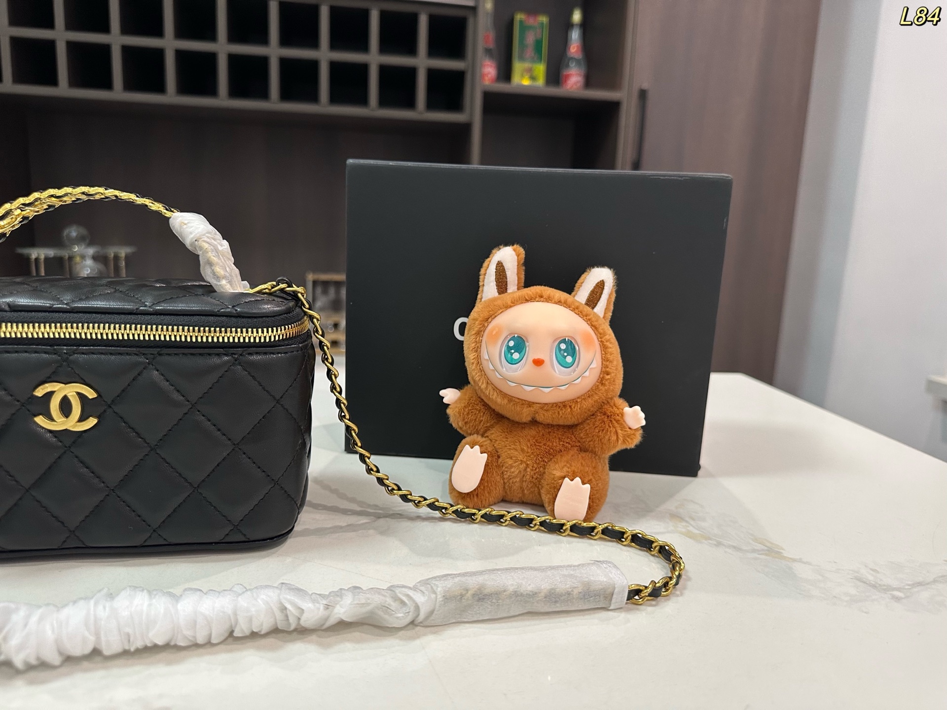 Chanel chain shoulder handbag