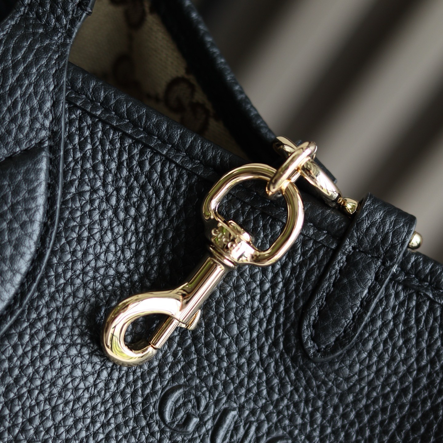 Top version Gucci Totissima double-sided tote bag