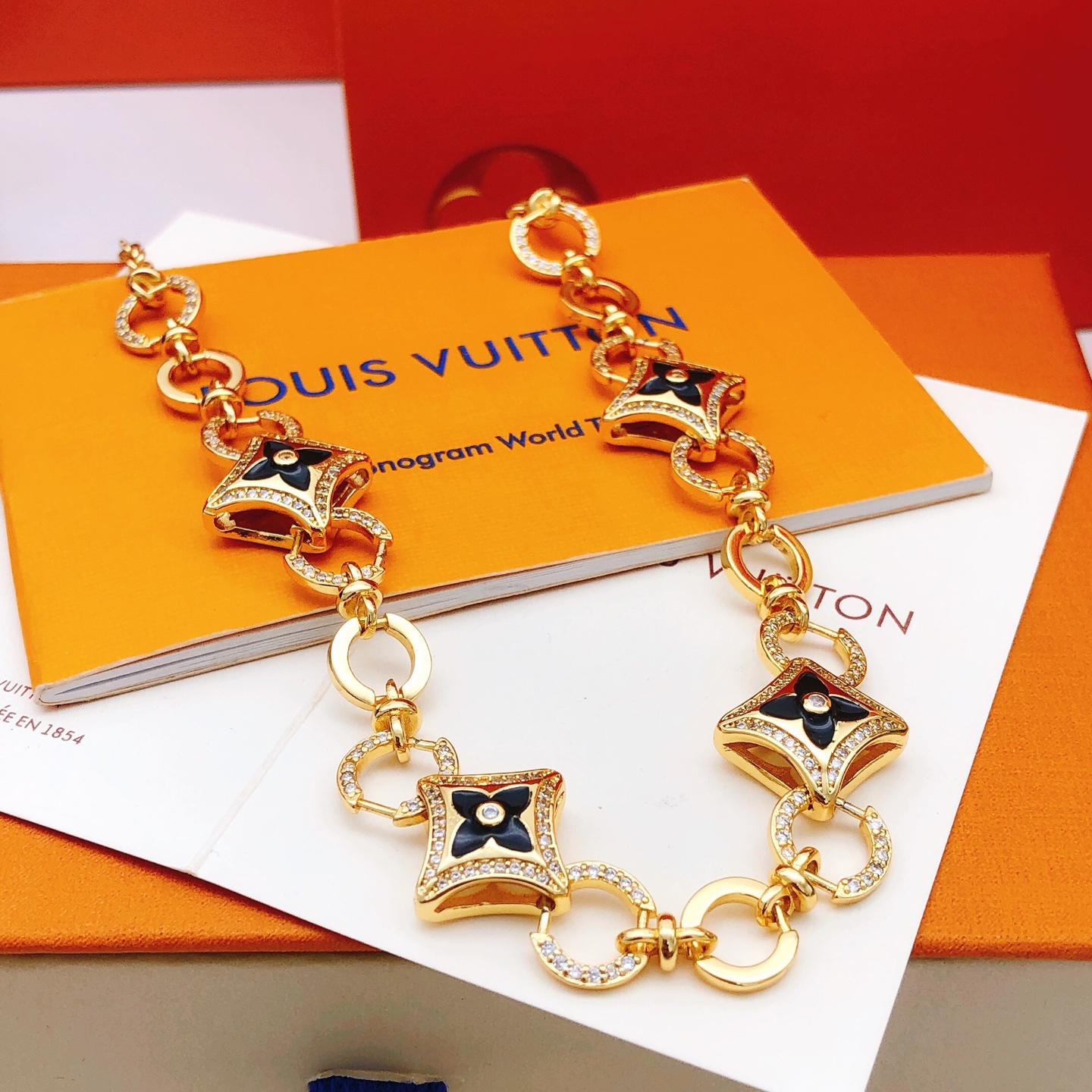 LV black diamond necklace