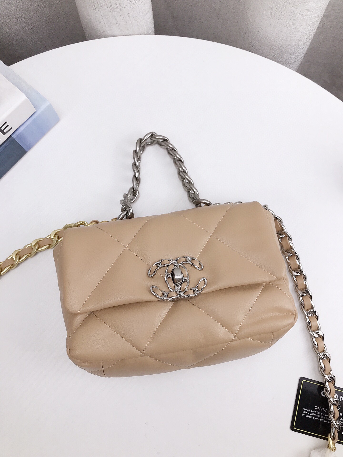 Chanel19 chain crossbody bag 20cm