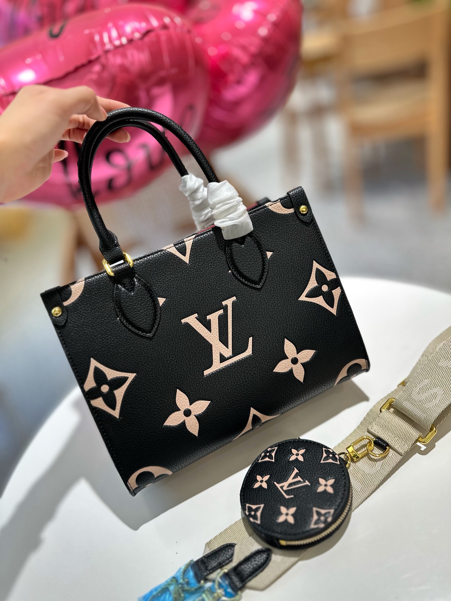 LV onthego Jungle Bag shoulder handbag