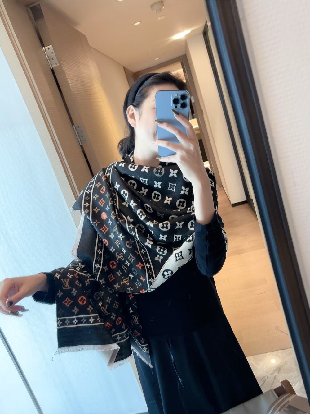 LV Louis Vuitton high-end scarf