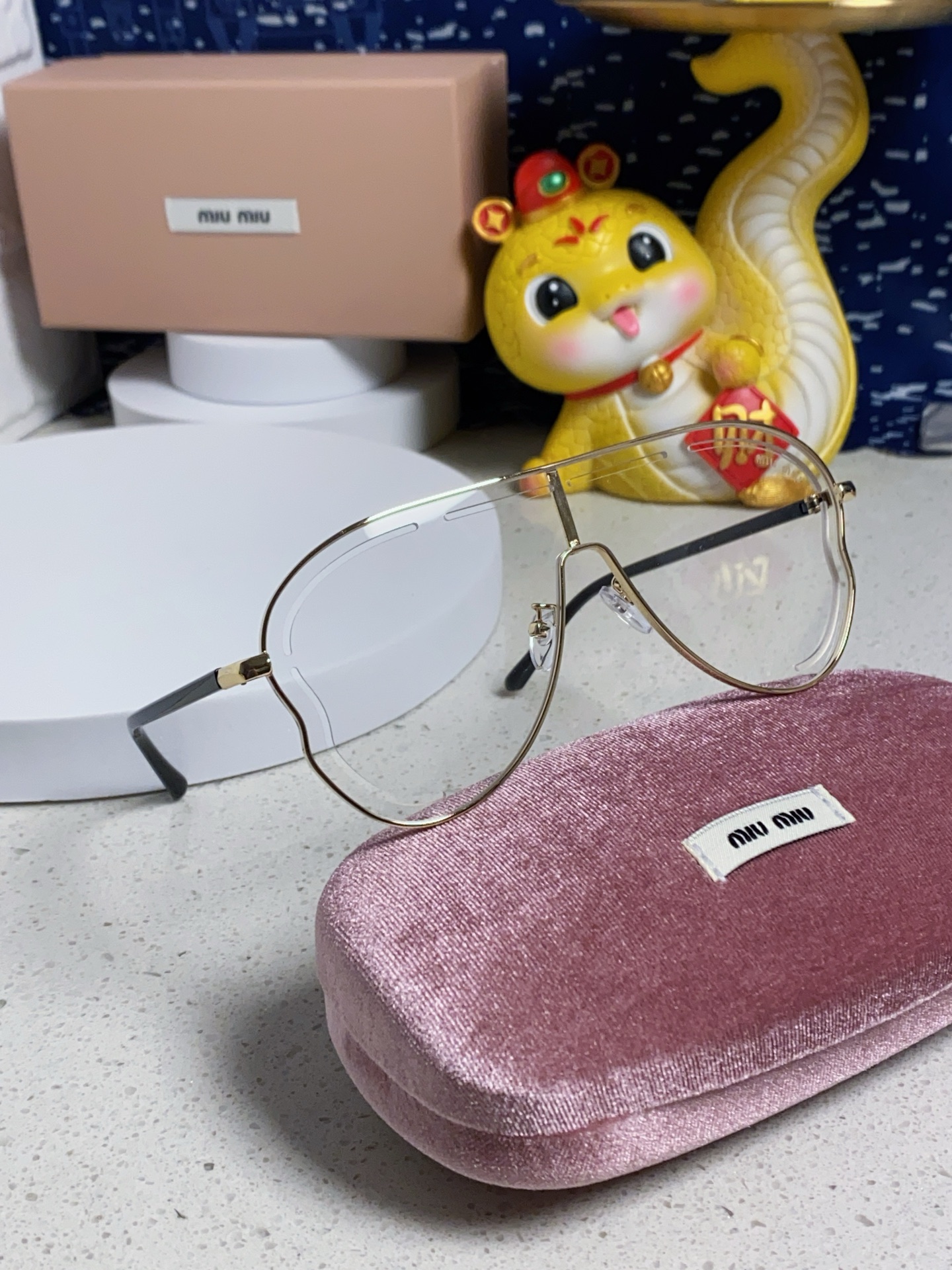 MIUMIU hip-hop sunglasses