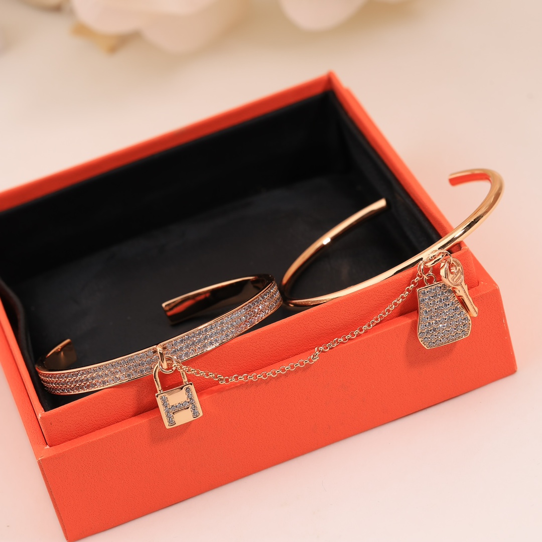 Hermes H bracelet full of diamonds