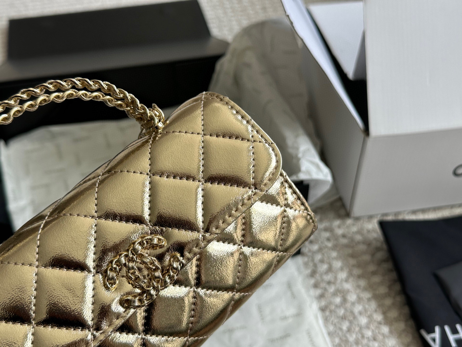 Chanel 23 Kelly phone shoulder bag