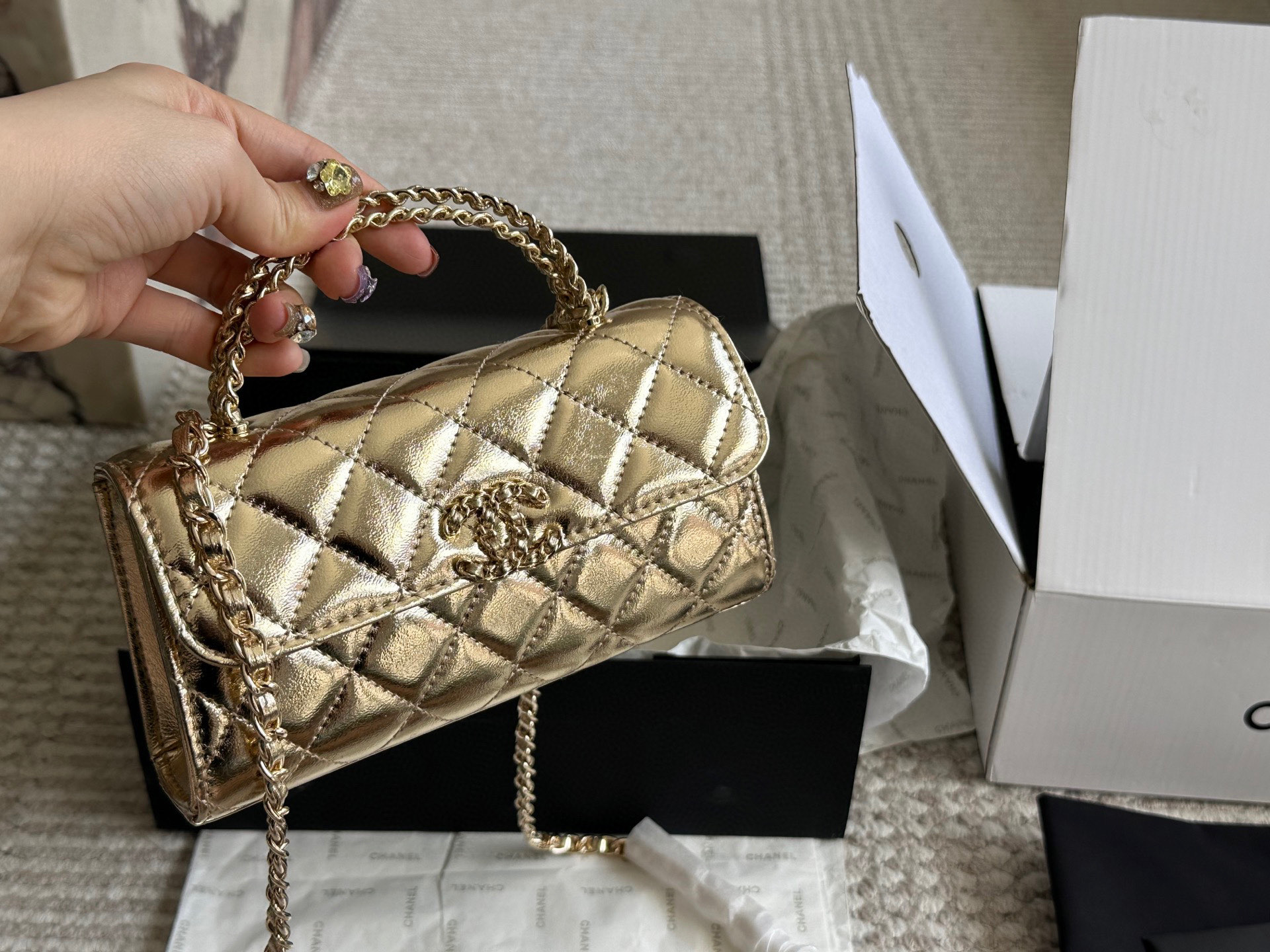 Chanel 23 Kelly phone shoulder bag