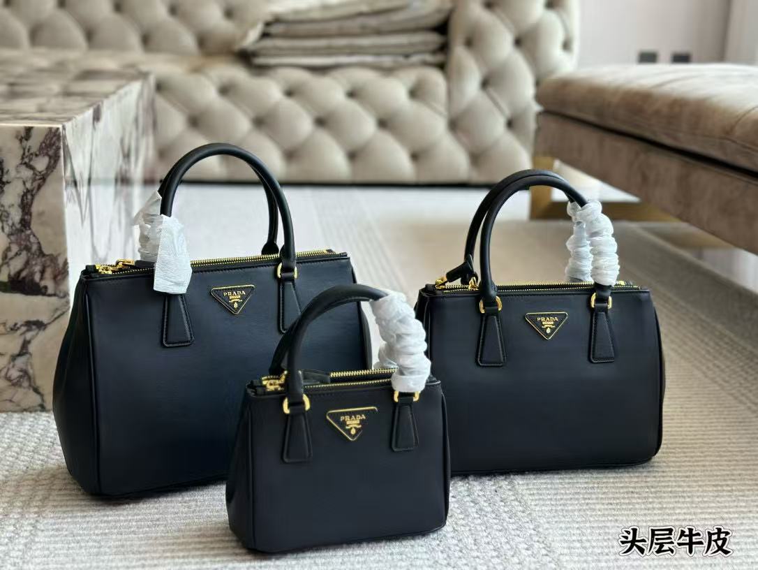 Prada shoulder handbag cowhide