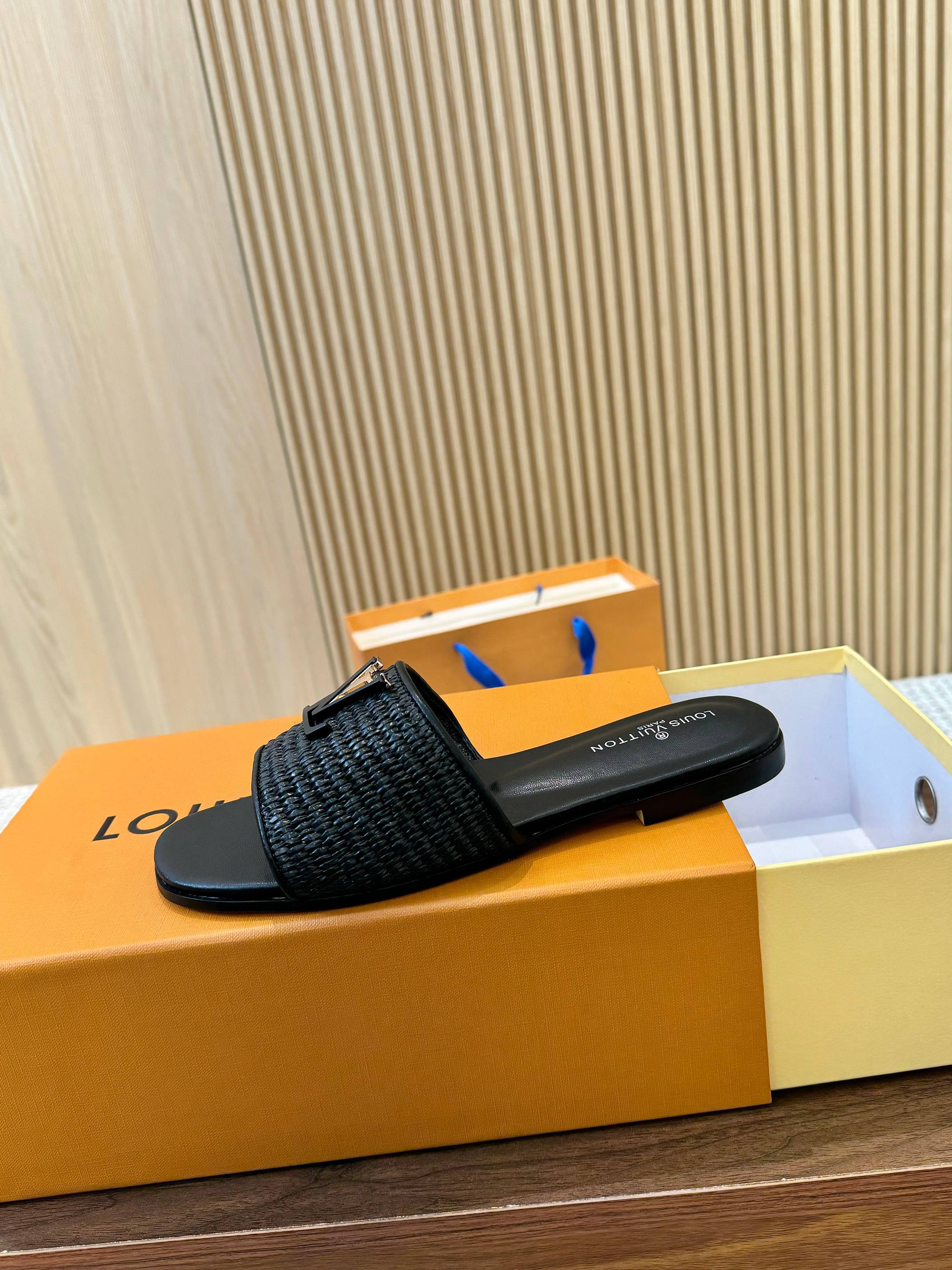 LV Knitted flat-bottomed women's slippers Sandals