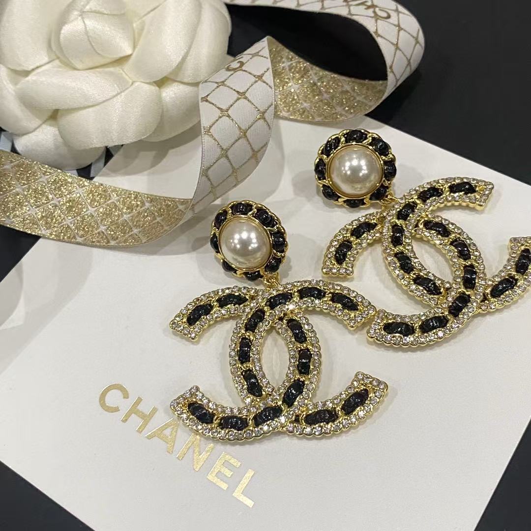 Chanel letter pearl stud earrings