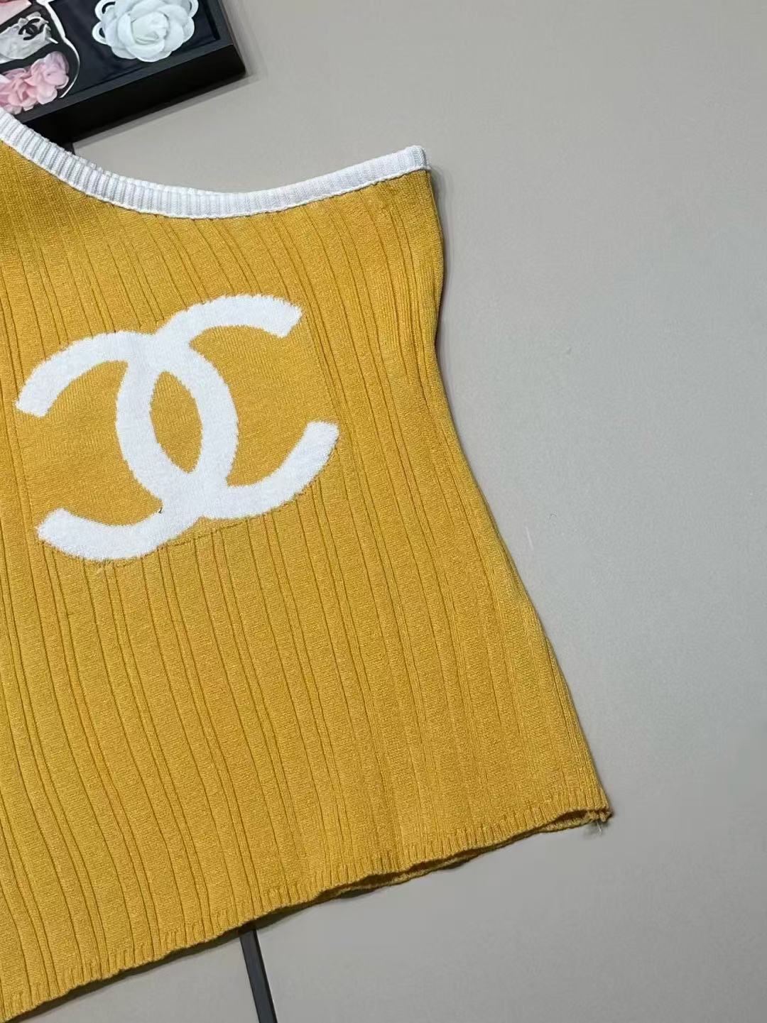Chanel single-shoulder vest
