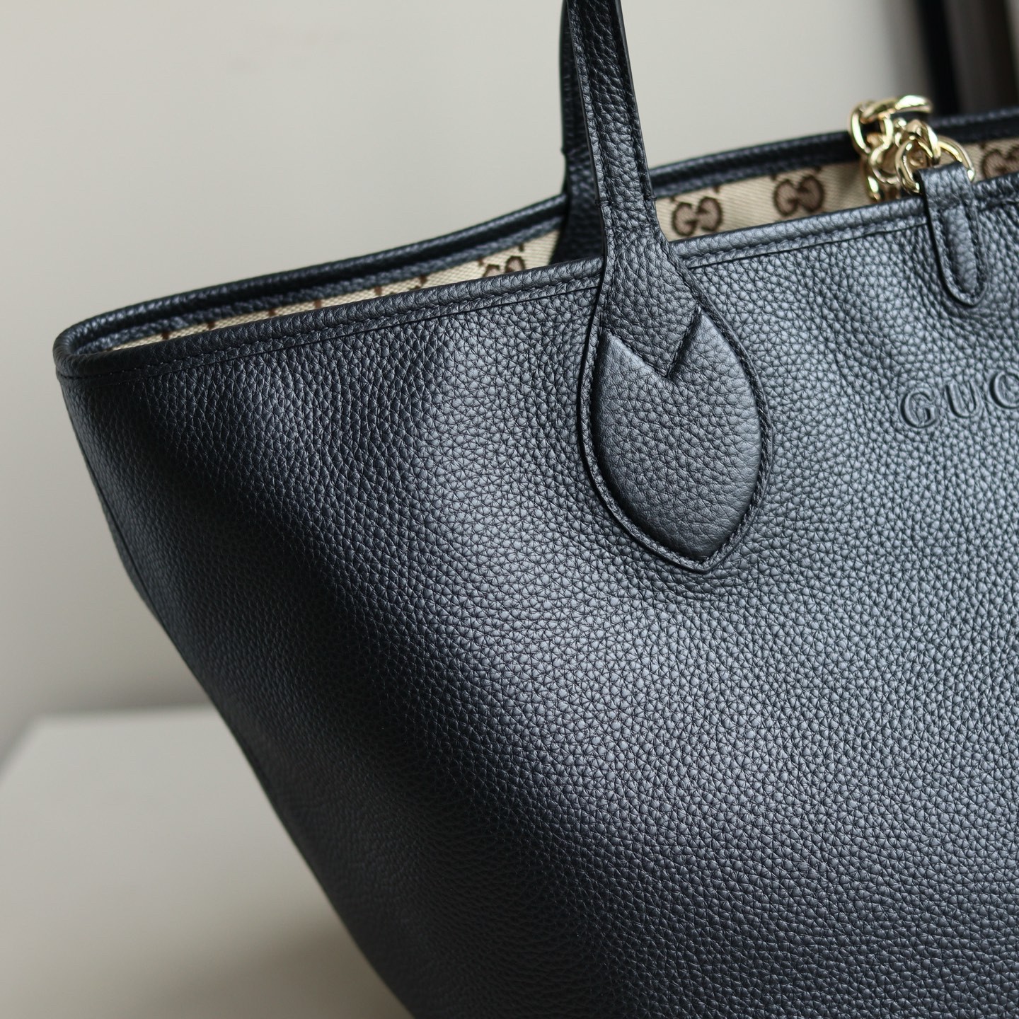 Top version Gucci Totissima double-sided tote bag