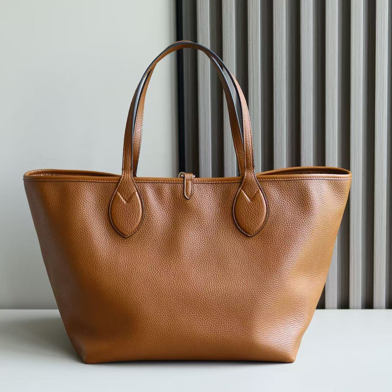 Top version Gucci Totissima double-sided tote bag