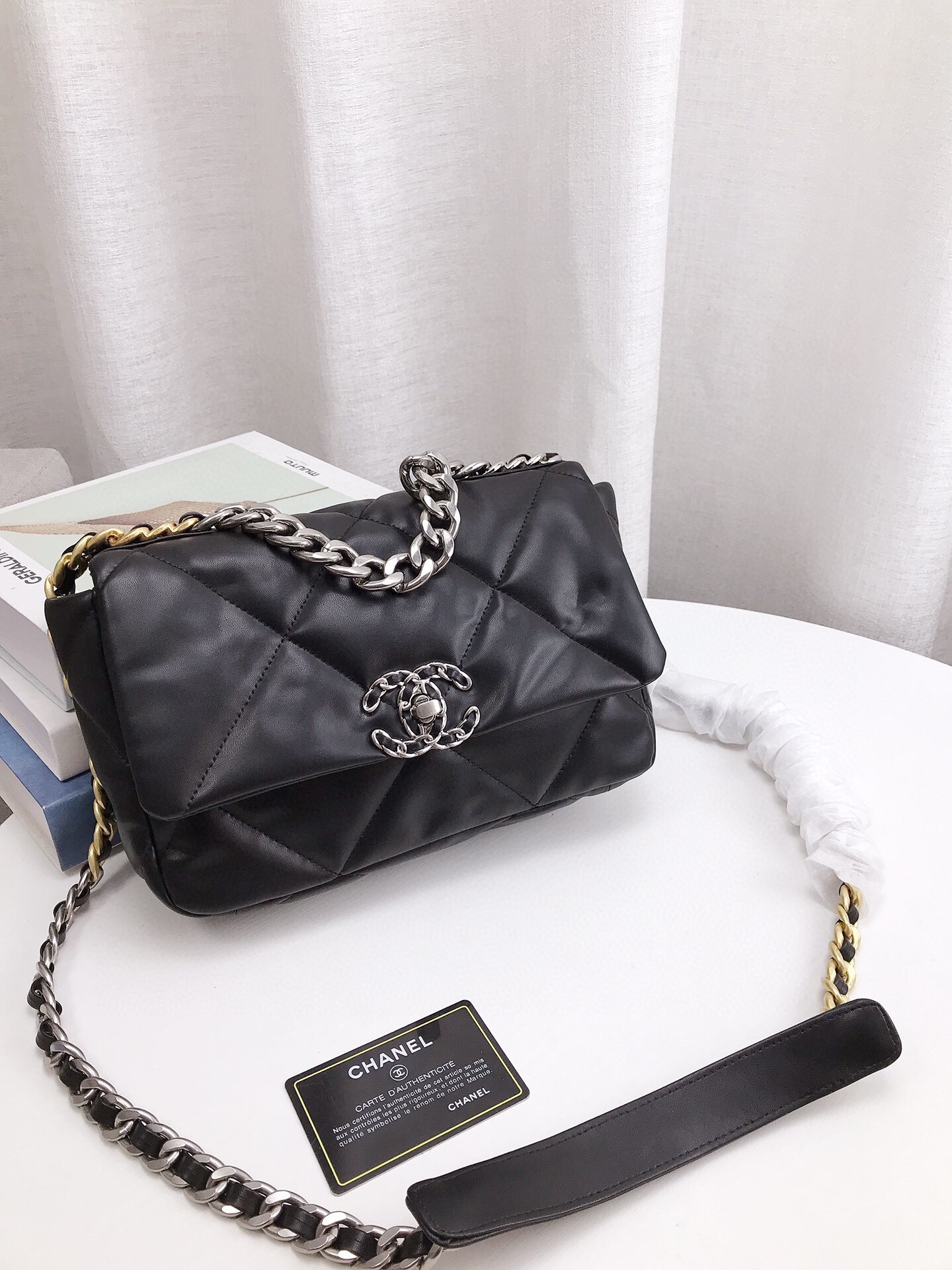 Chanel19 chain crossbody bag 25cm