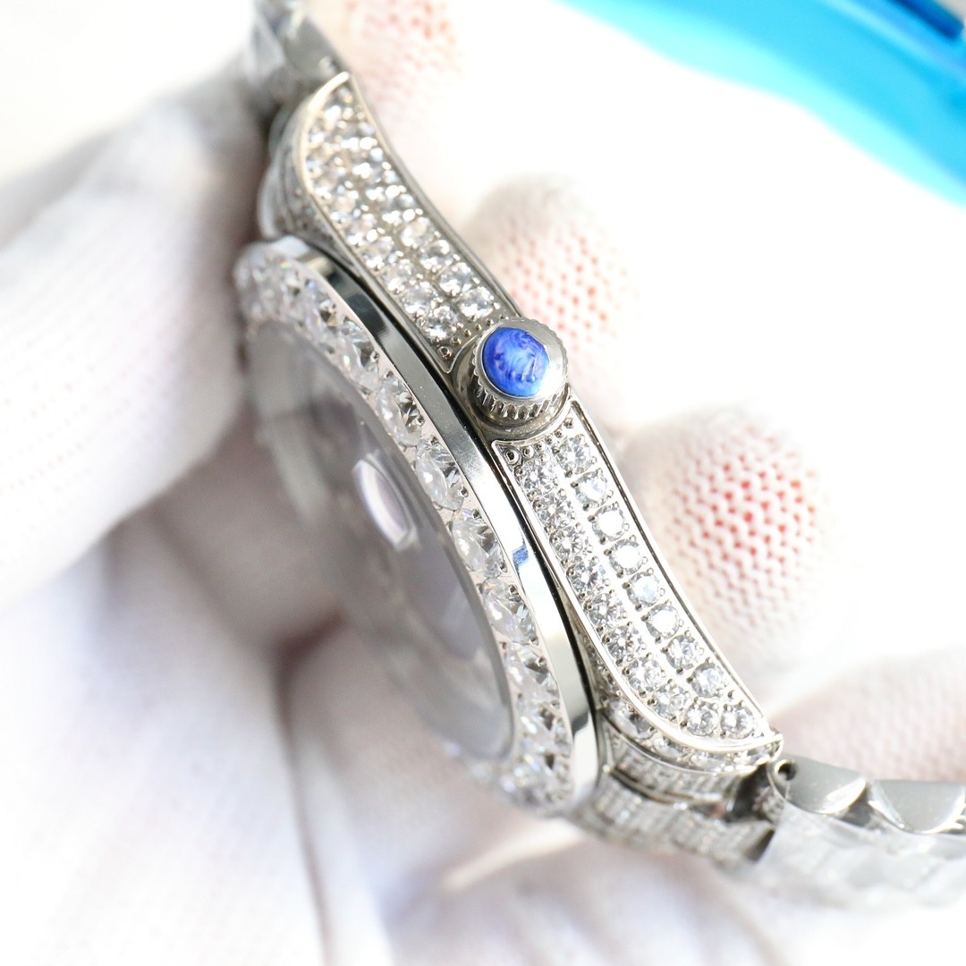 SJ NK1 Star-shaped watch with diamonds