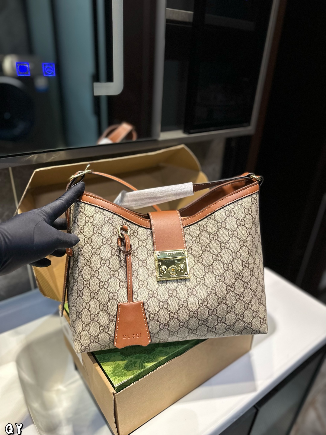 Gucci padlock classic handbag Simple and versatile