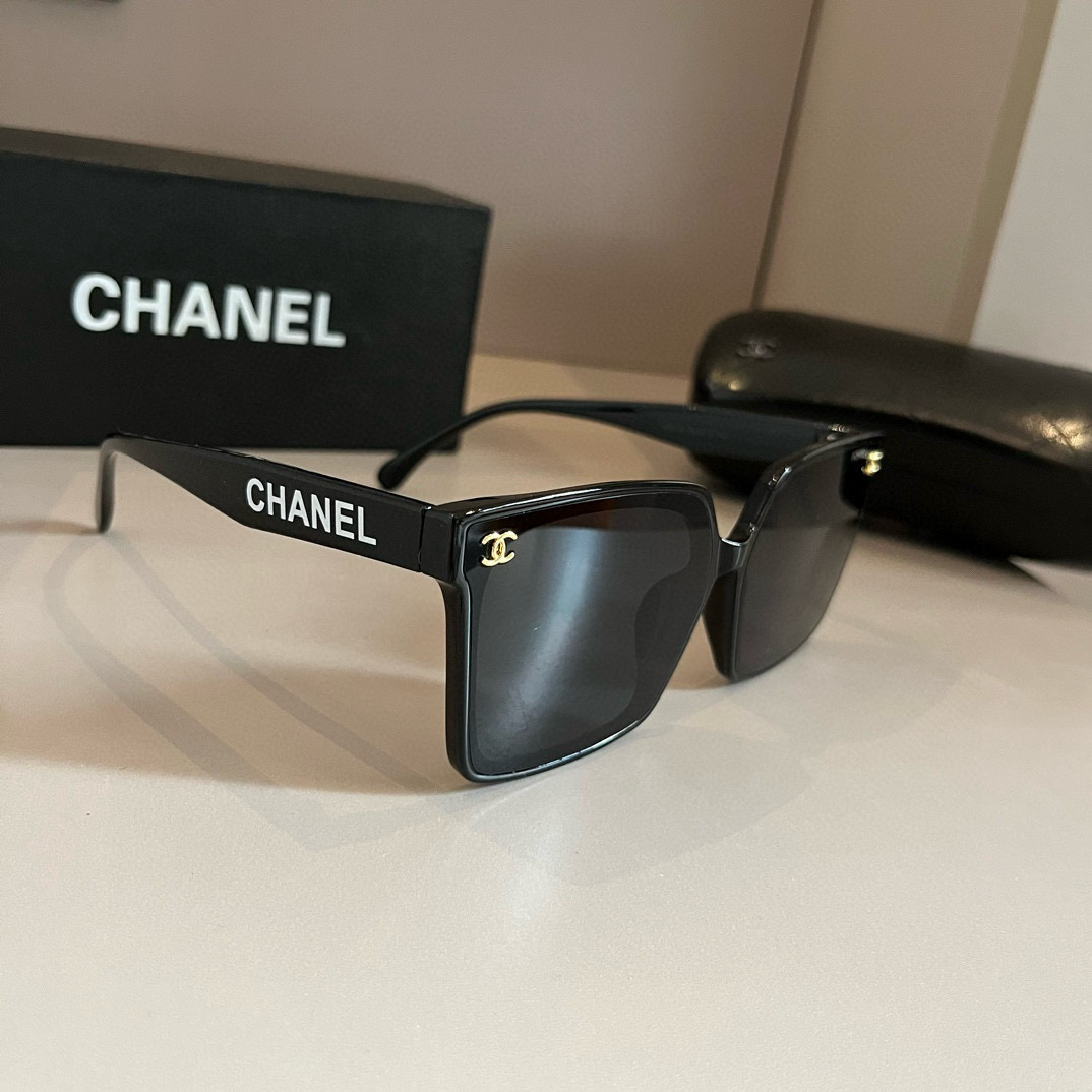 Chanel large-frame sunglasses