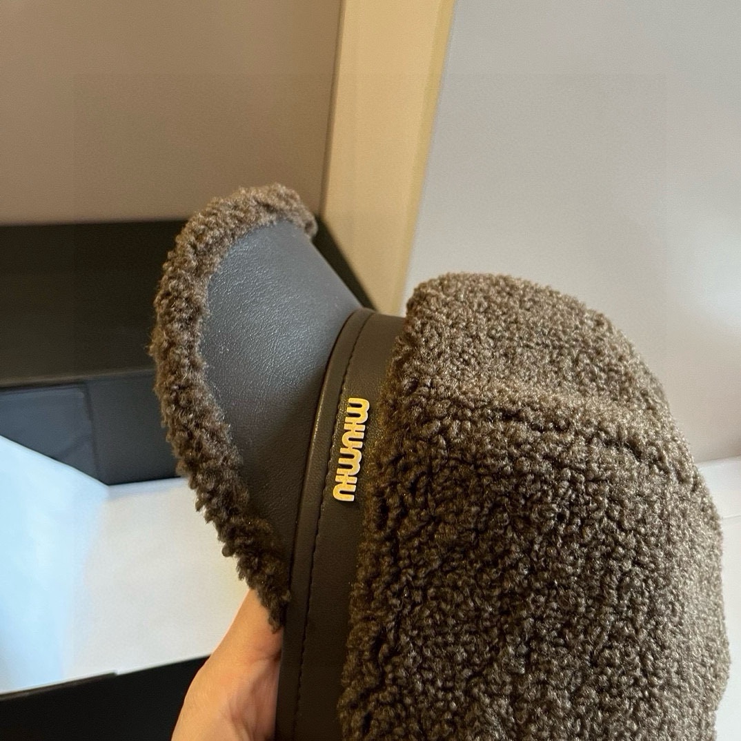 MIUMIU Lambskin Artist Hat