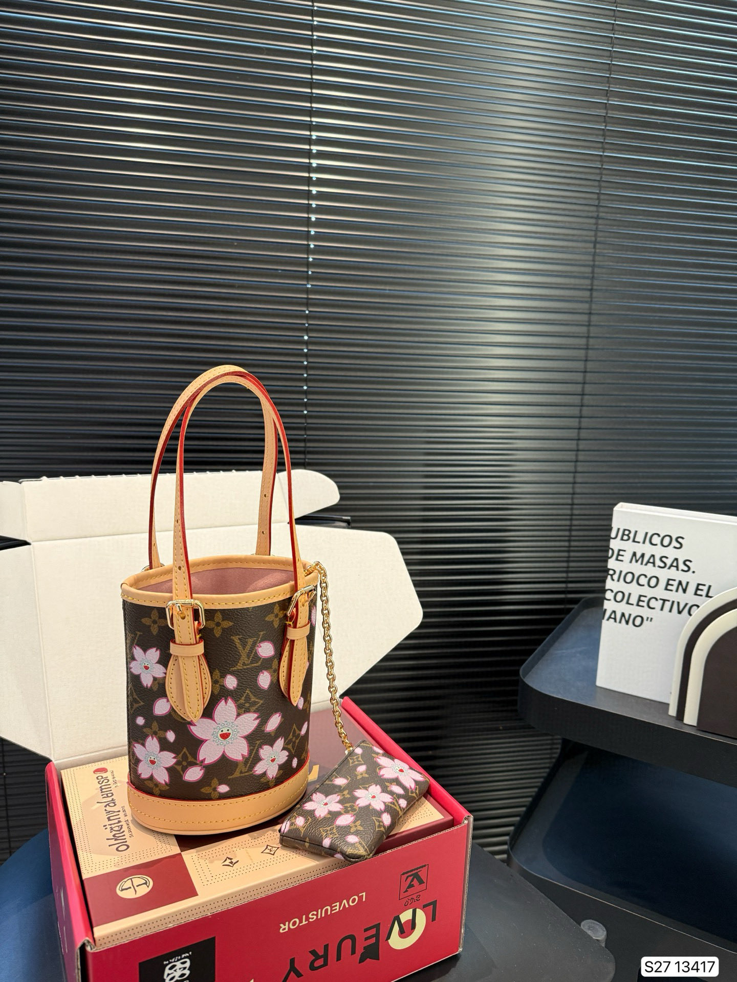 Louis Vuitton Bucket handbag