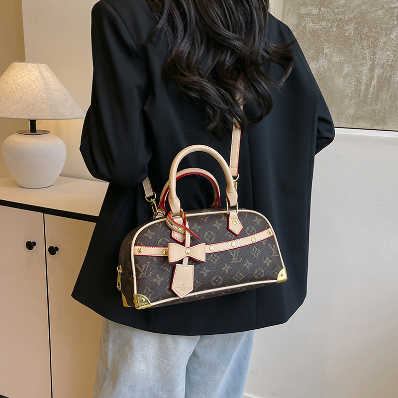 LV single-shoulder crossbody bag of 8A quality