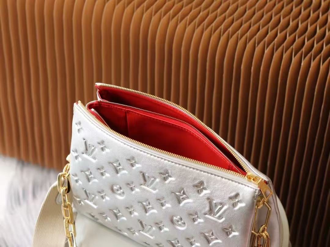 Top version LV Coussin monogram bag