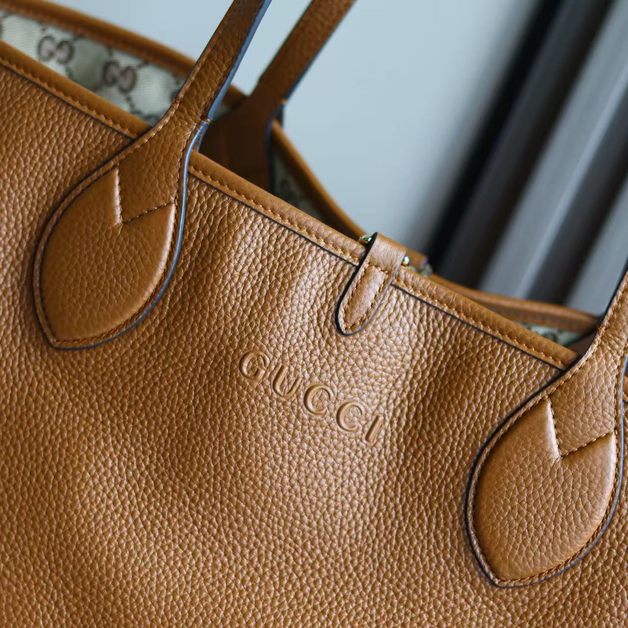 Top version Gucci Totissima double-sided tote bag