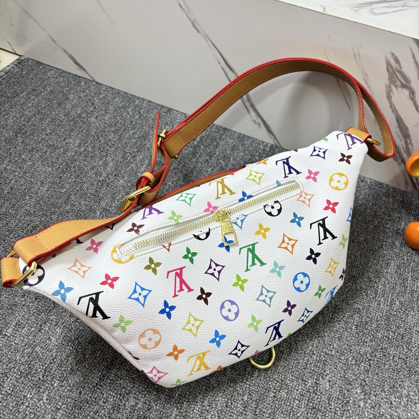 LV chest bag of 8A quality