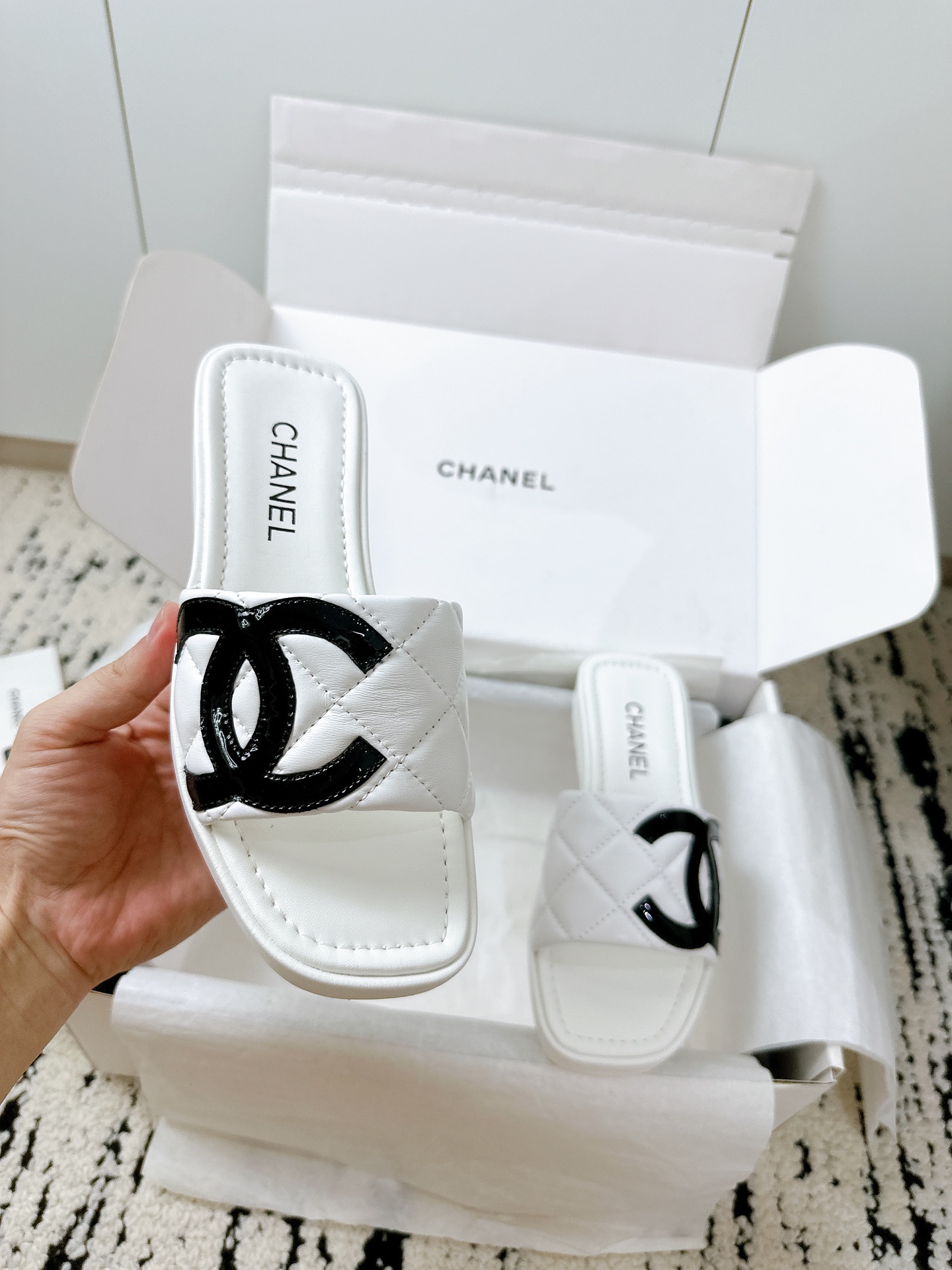 Chanel Kangpeng slippers