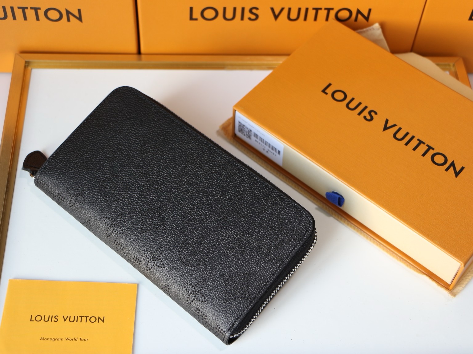 LV zipper wallet