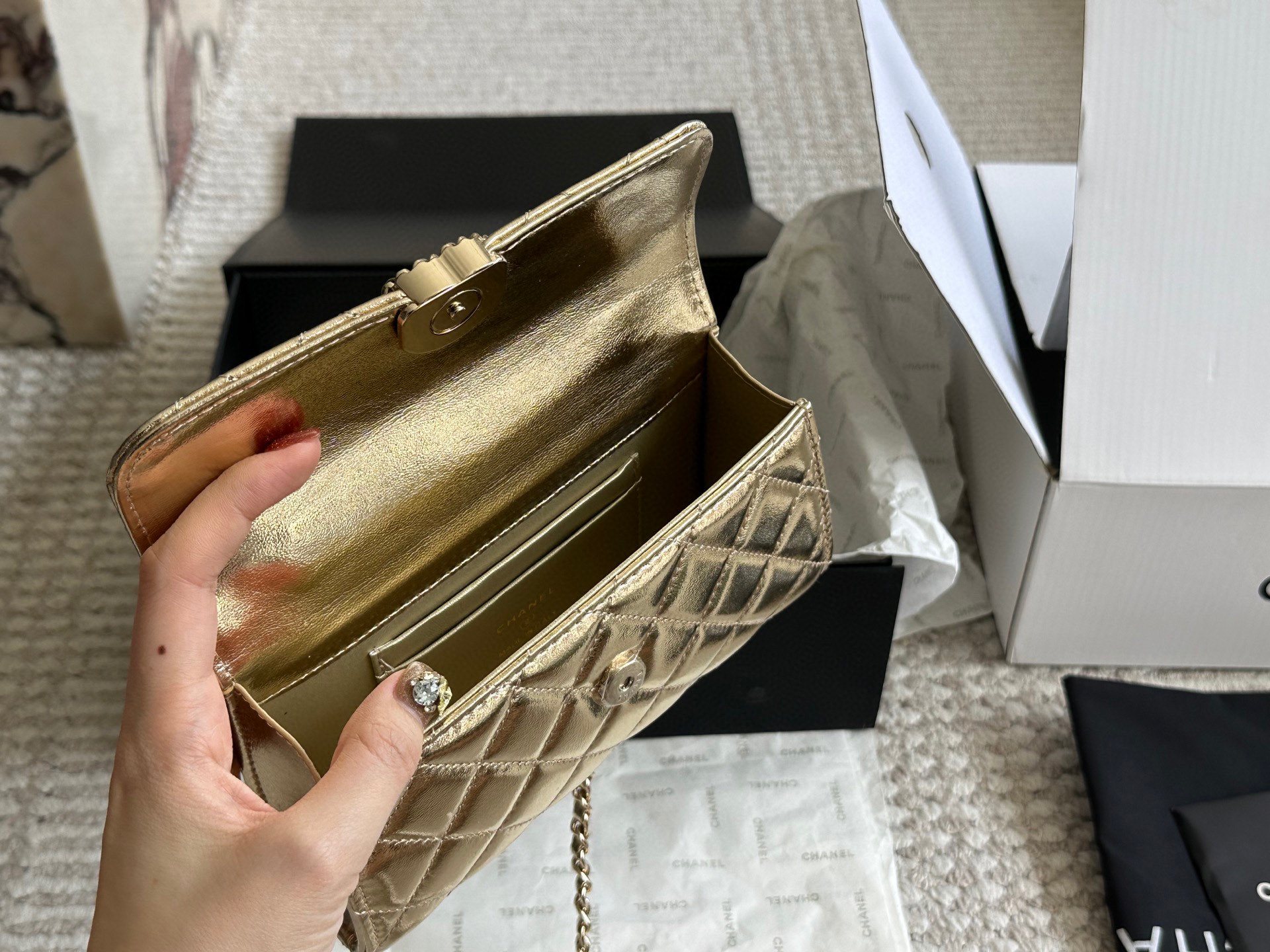 Chanel 23 Kelly phone shoulder bag