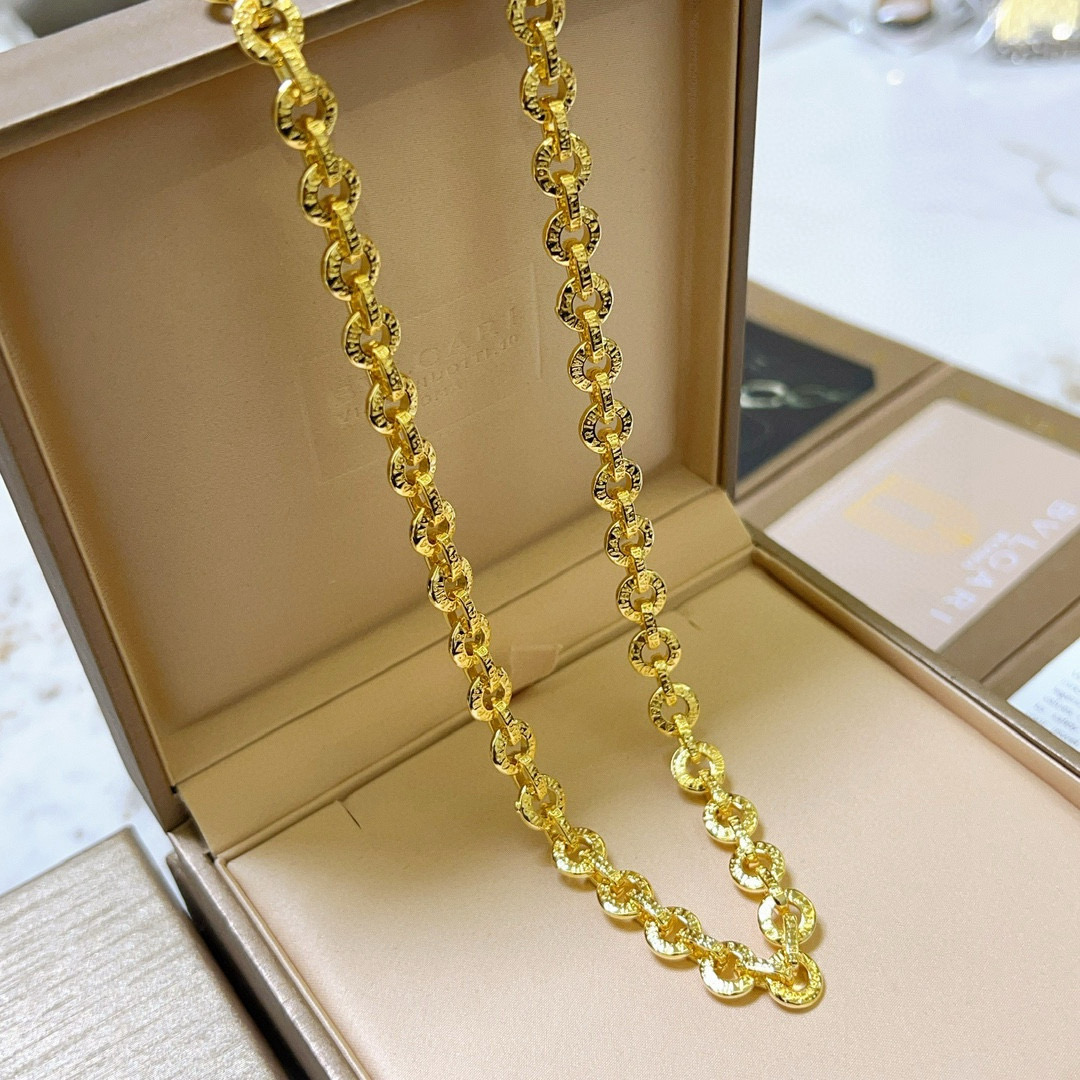 Bulgari necklace made of V gold
