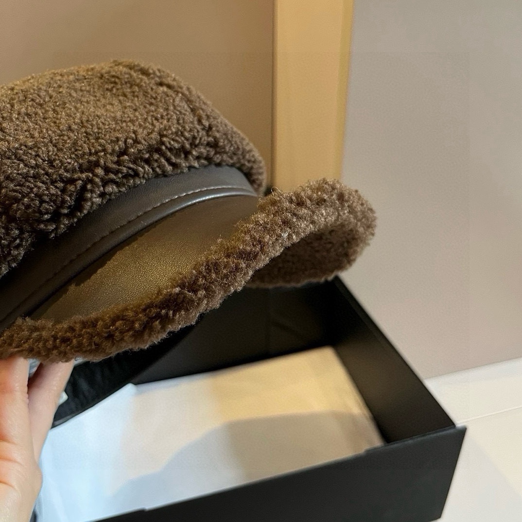 MIUMIU Lambskin Artist Hat