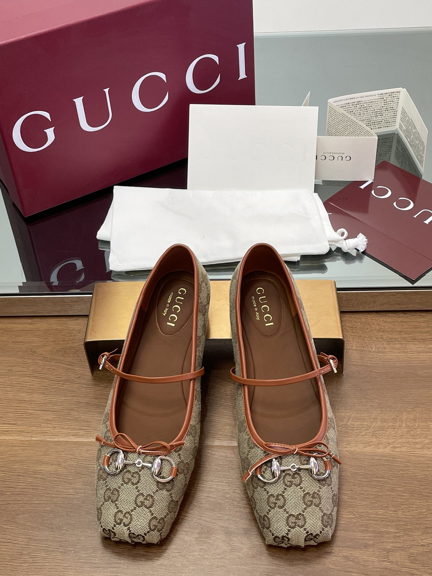 Gucci High-end flat ballet shoes with horsehair buckles and pointed toes shoes