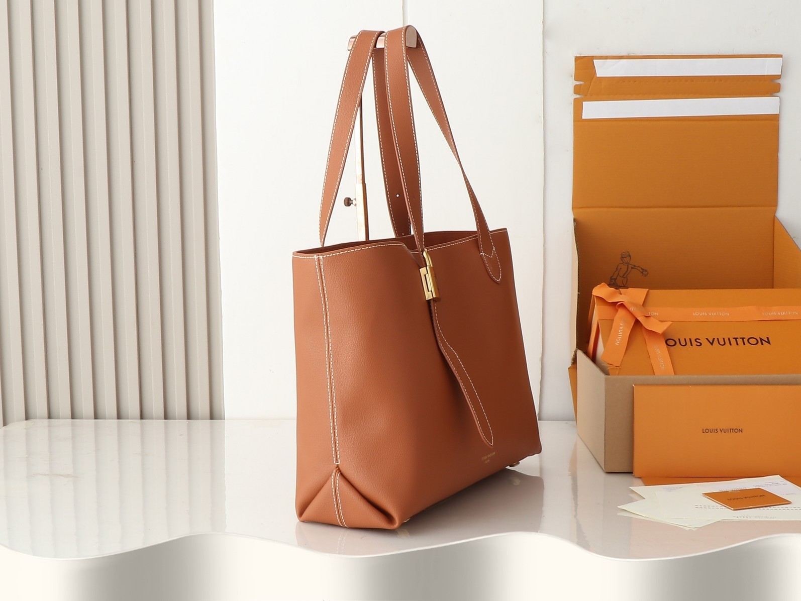 Top version high quality LV low key hobo bag