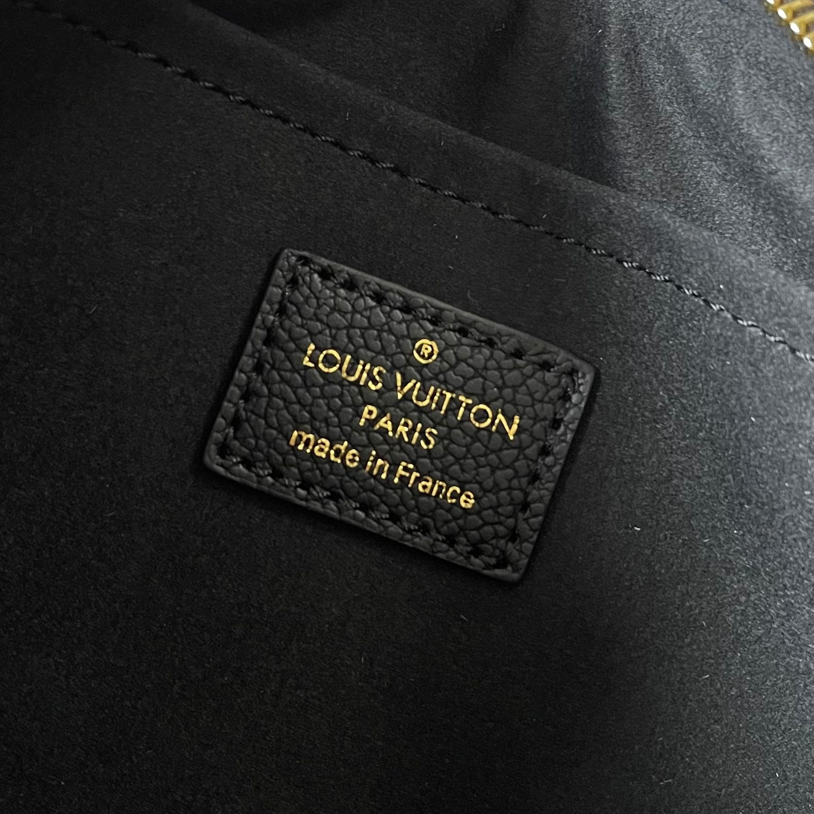 LV Mahina Hand It All chain shoulder bag