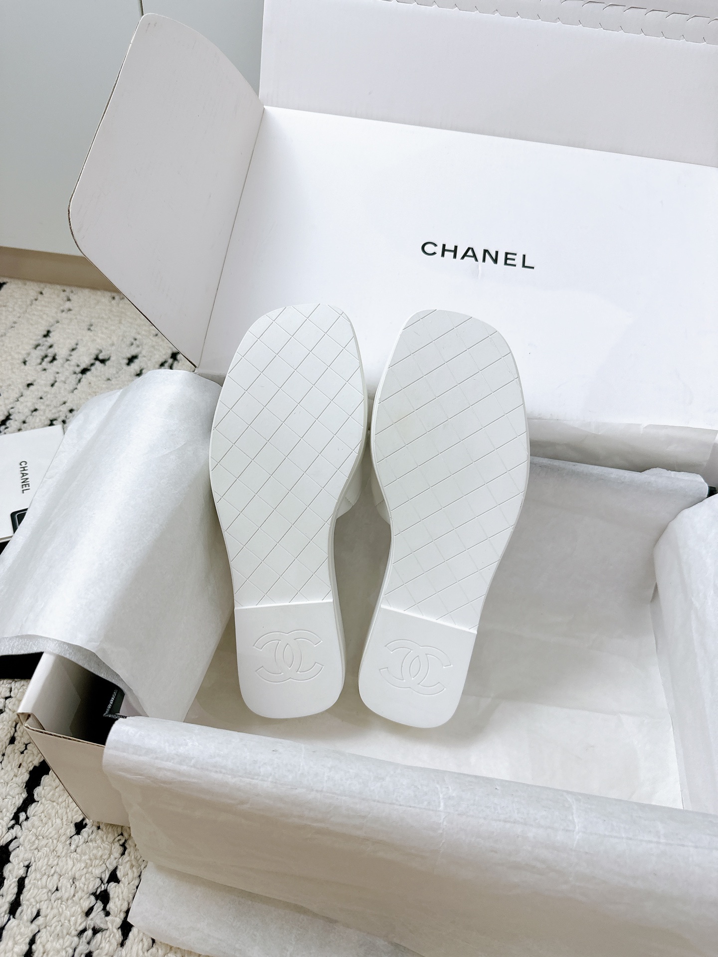 Chanel Kangpeng slippers