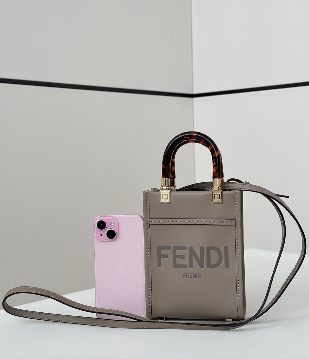 Fendi cowhide leather shoulder bag