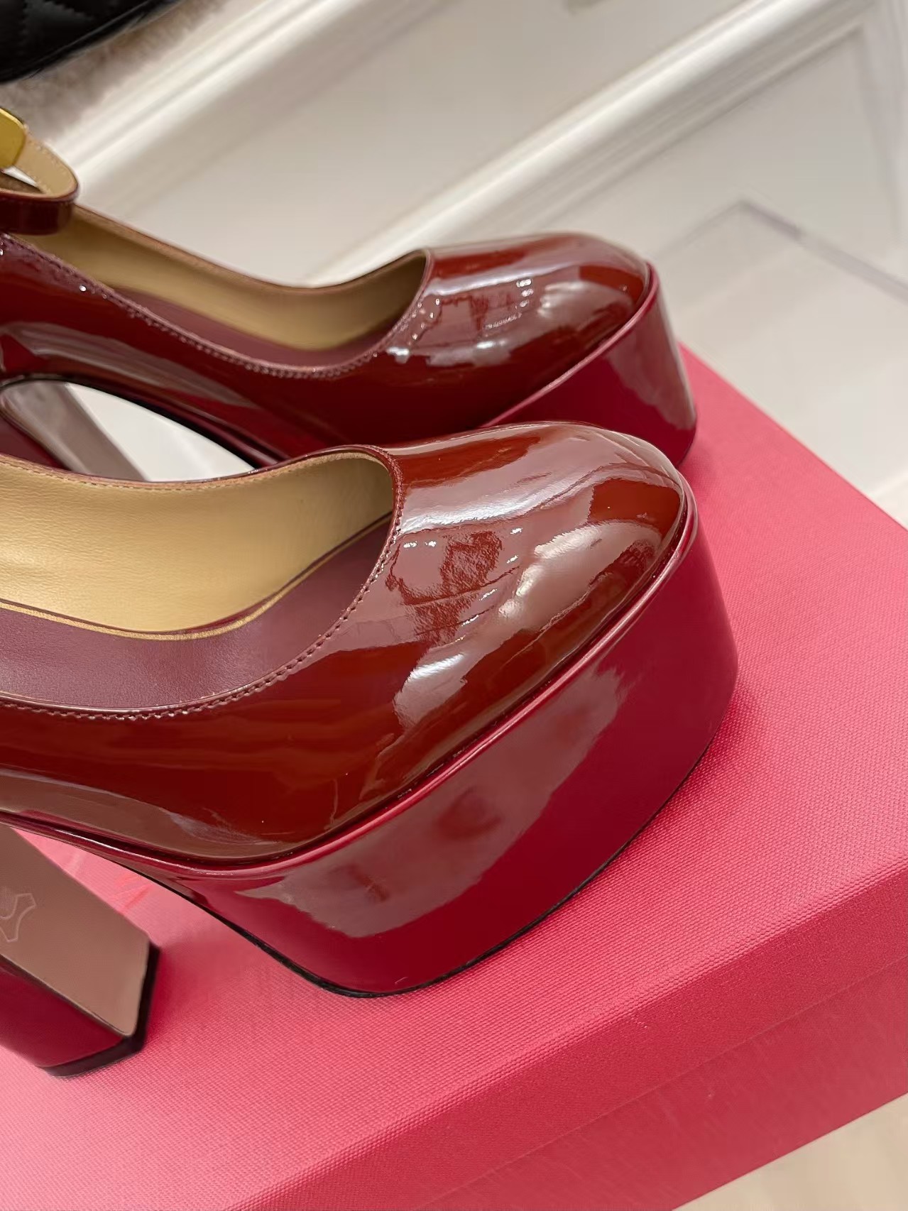 Valentino NEW high-heeled shoes heels leather