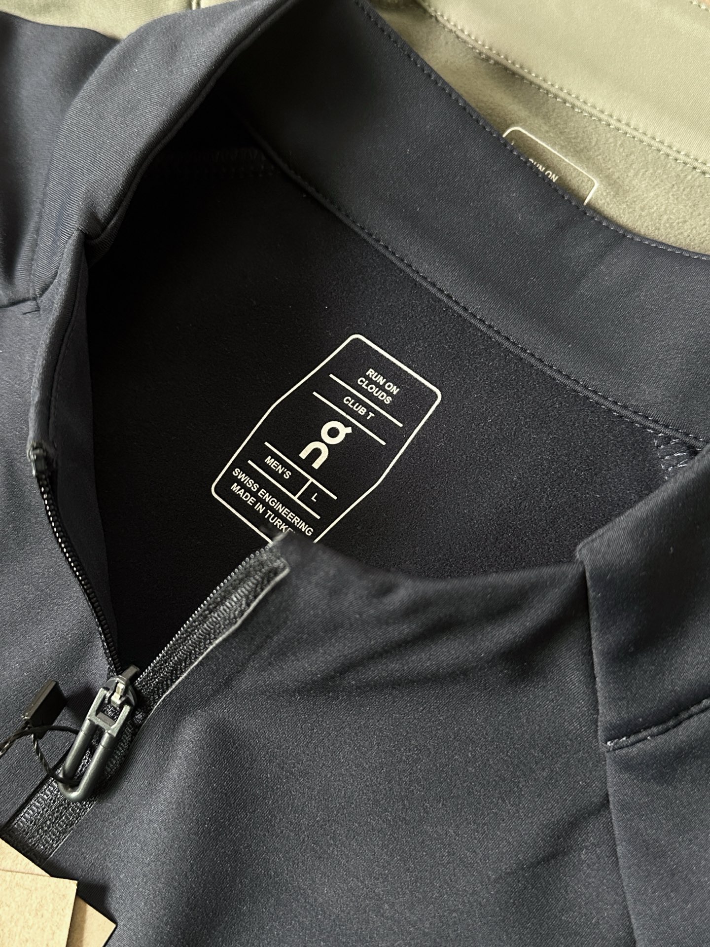 On Running Autumn/Winter Top: Light Fleece Warm Long-Sleeved Sweatshirt