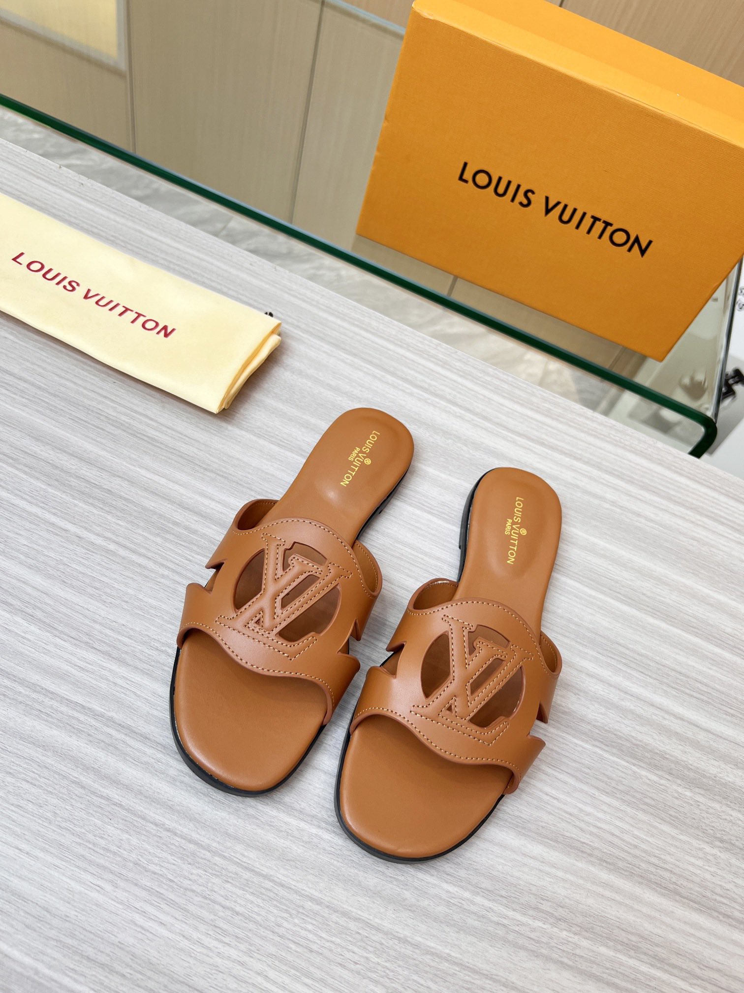 LV new Slippers Sandals