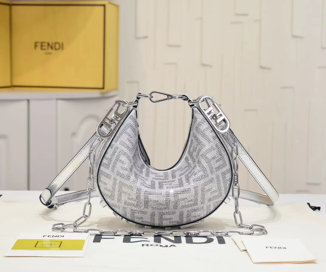 FENDI praphy armpit chain bag
