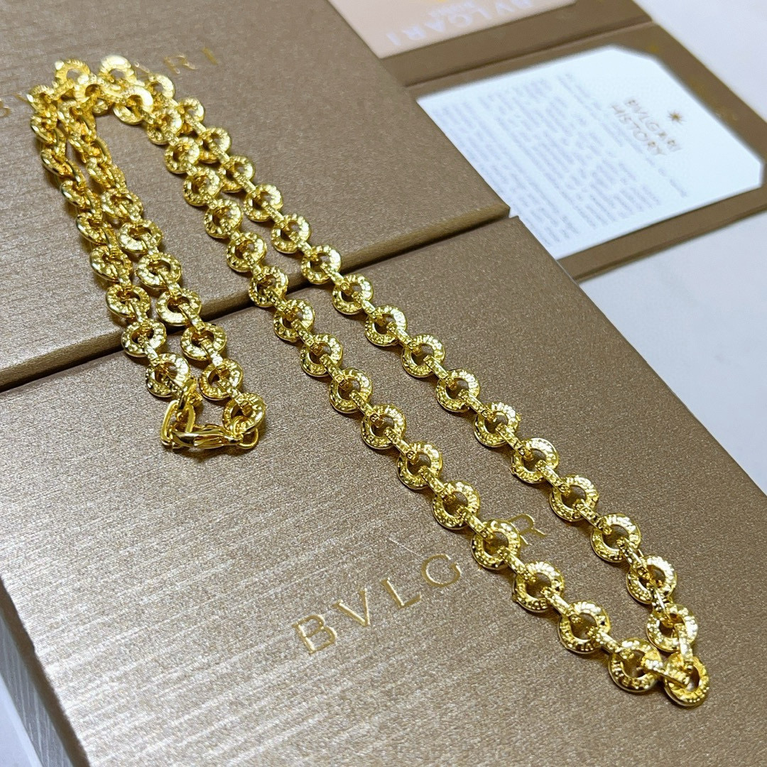 Bulgari necklace made of V gold