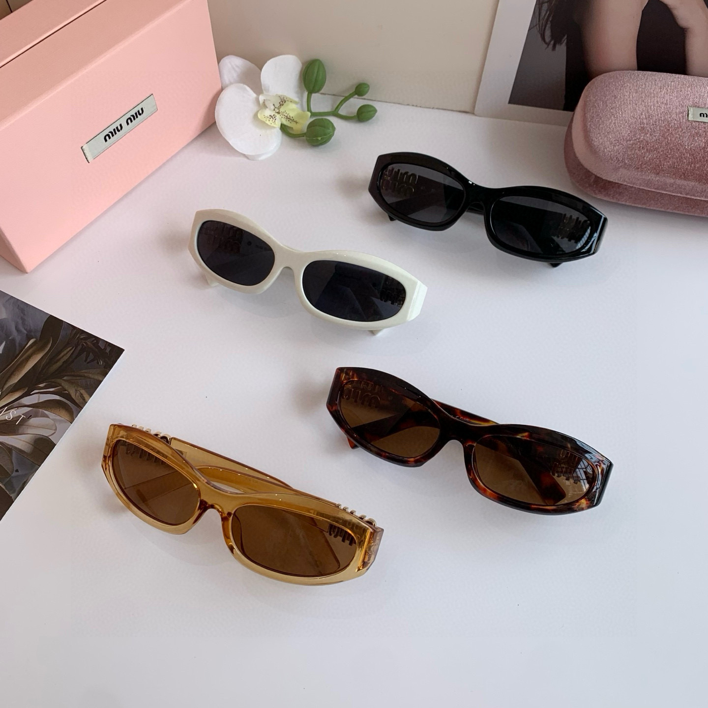 MIUMIU LOGO sunglasses