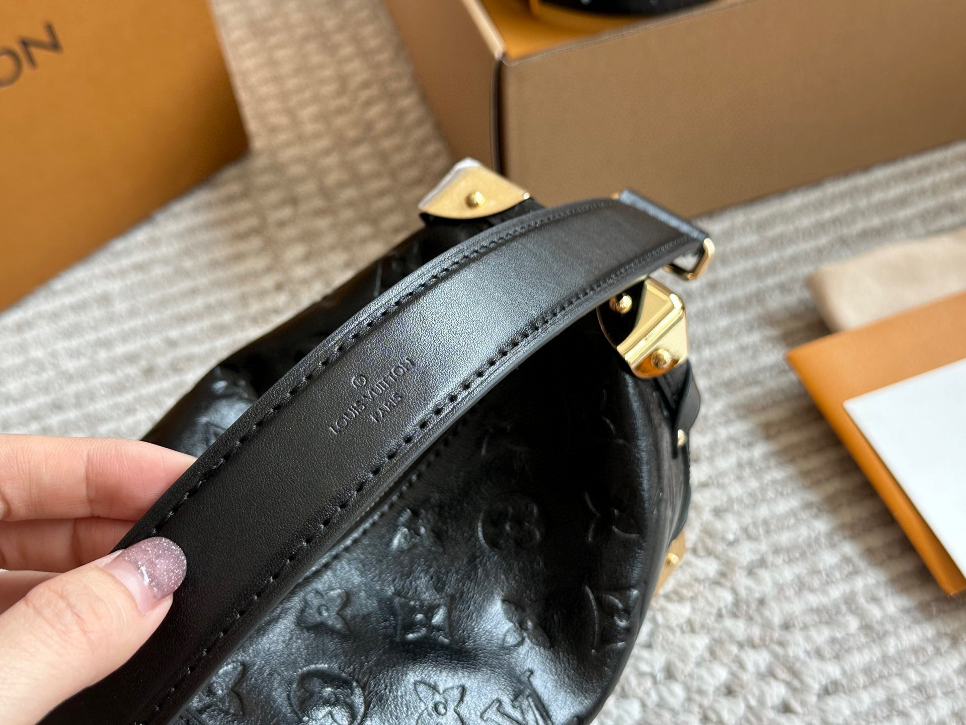 LV 25trunk suitcase bag