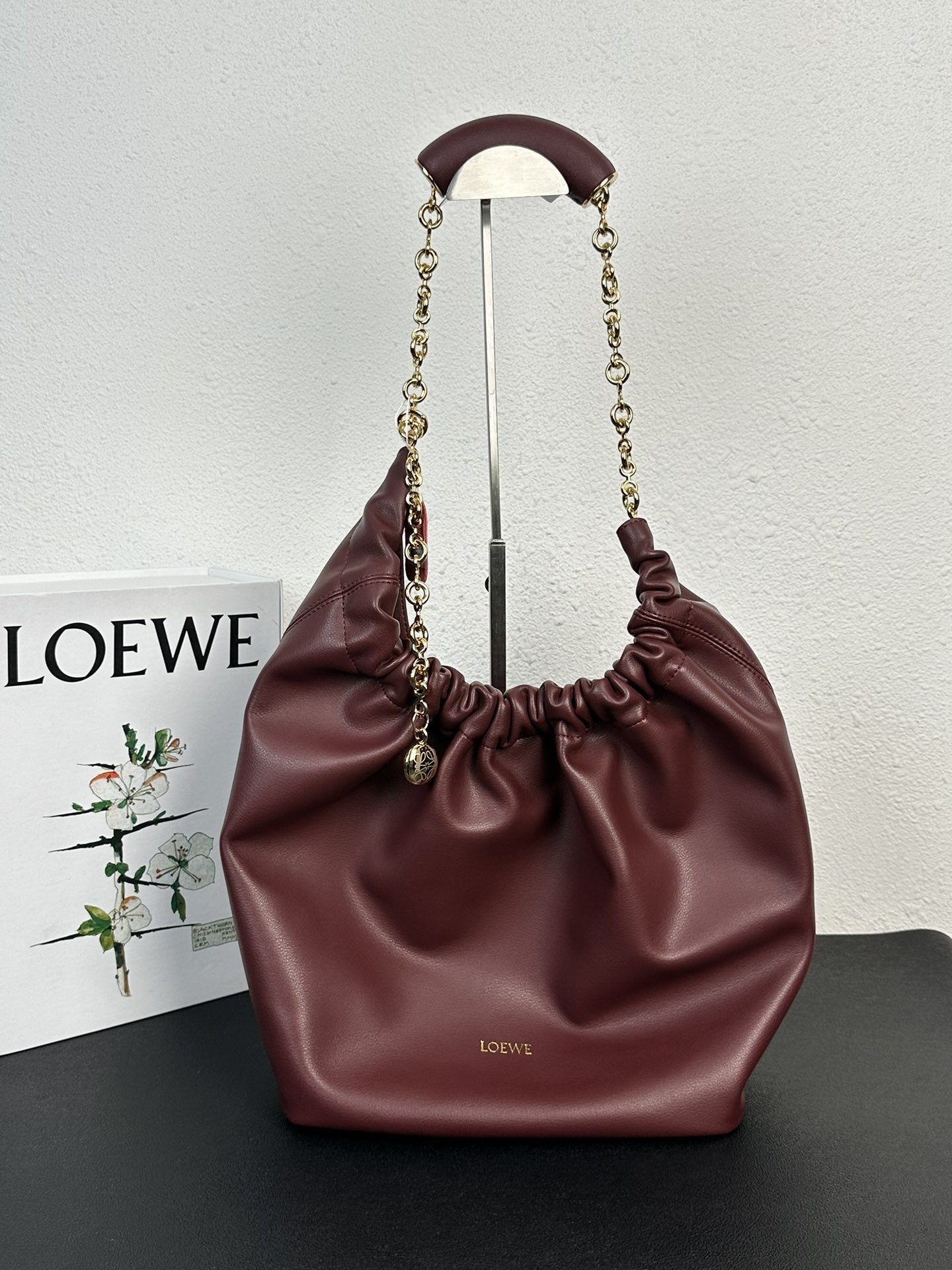 Loewe Squeeze handbag