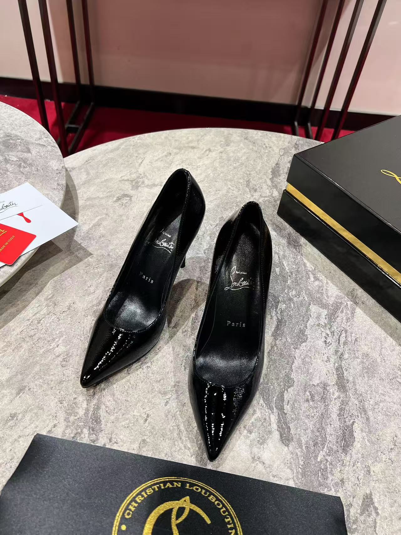 CL Red-soled high heels