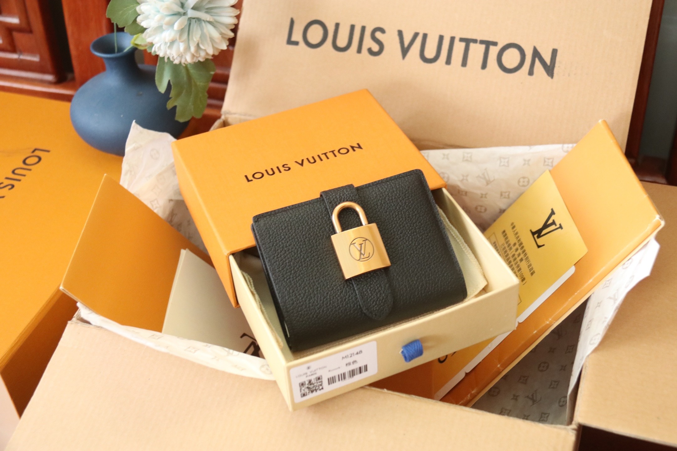 Top version high quality LV Portfoille Locky cowhide bag