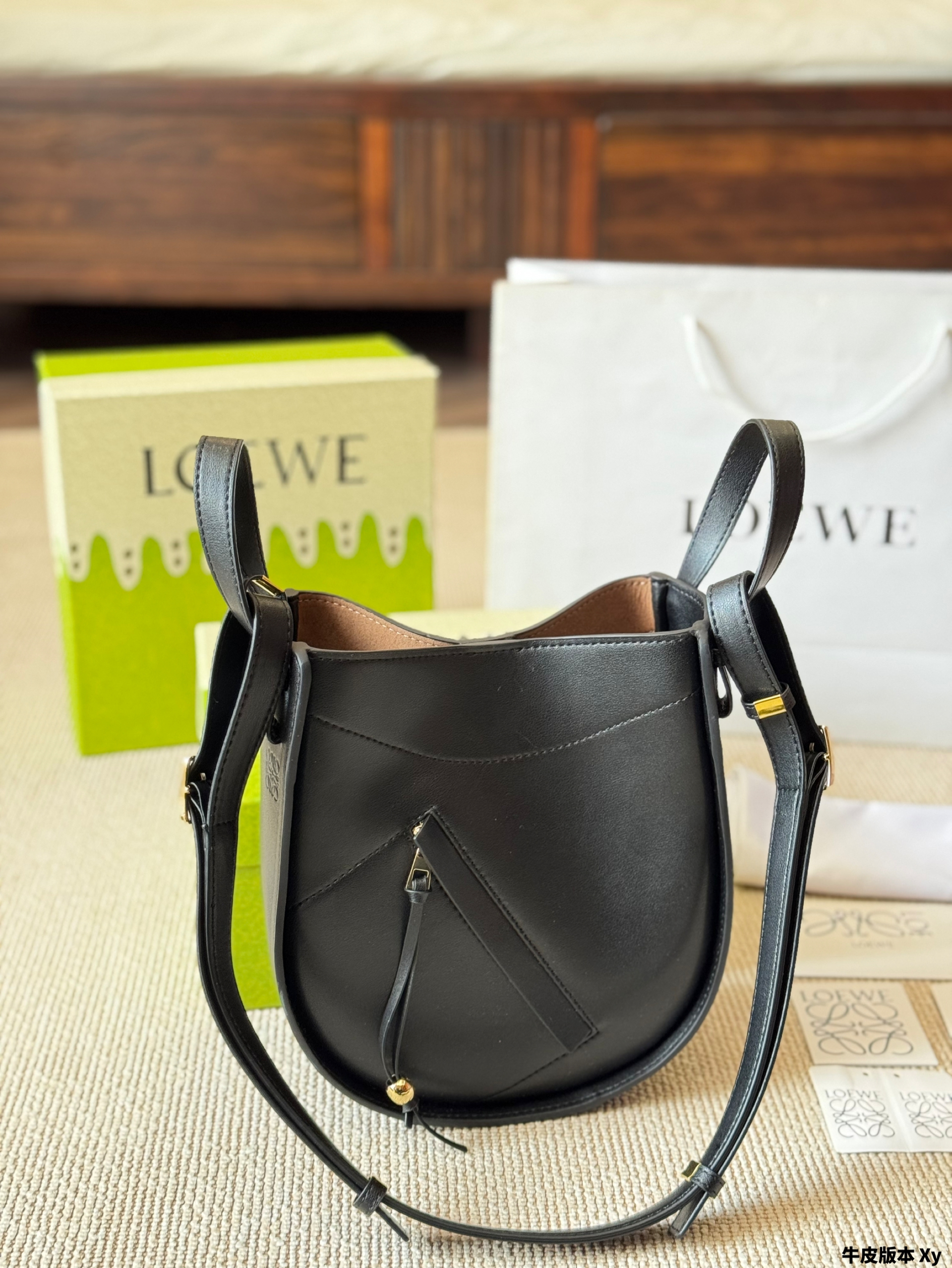 The new Loewe Hammock bag handbag
