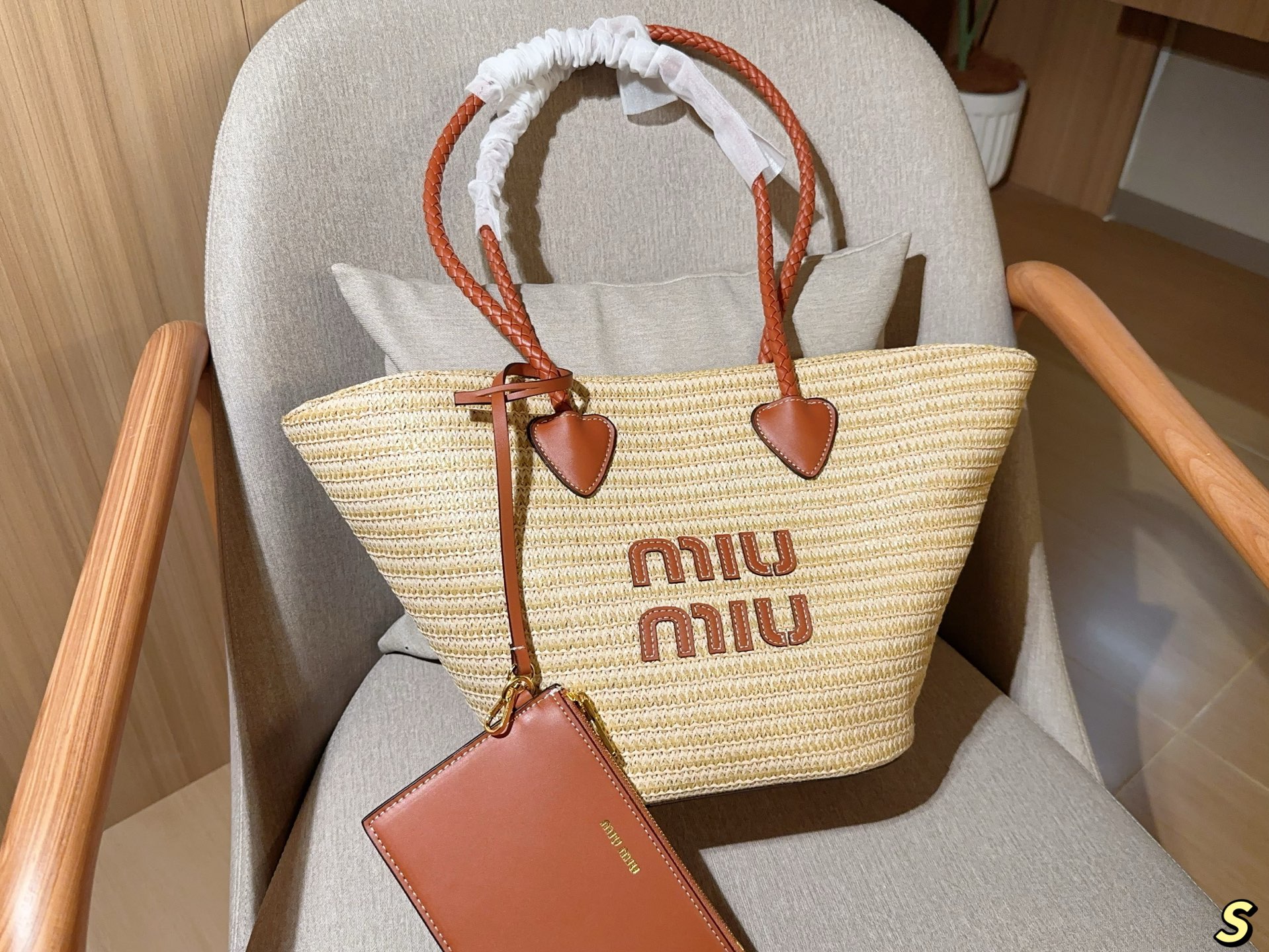 MIUMIU straw woven bag
