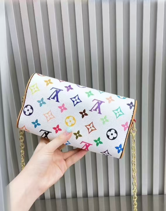 LV chain crossbody bag 8A