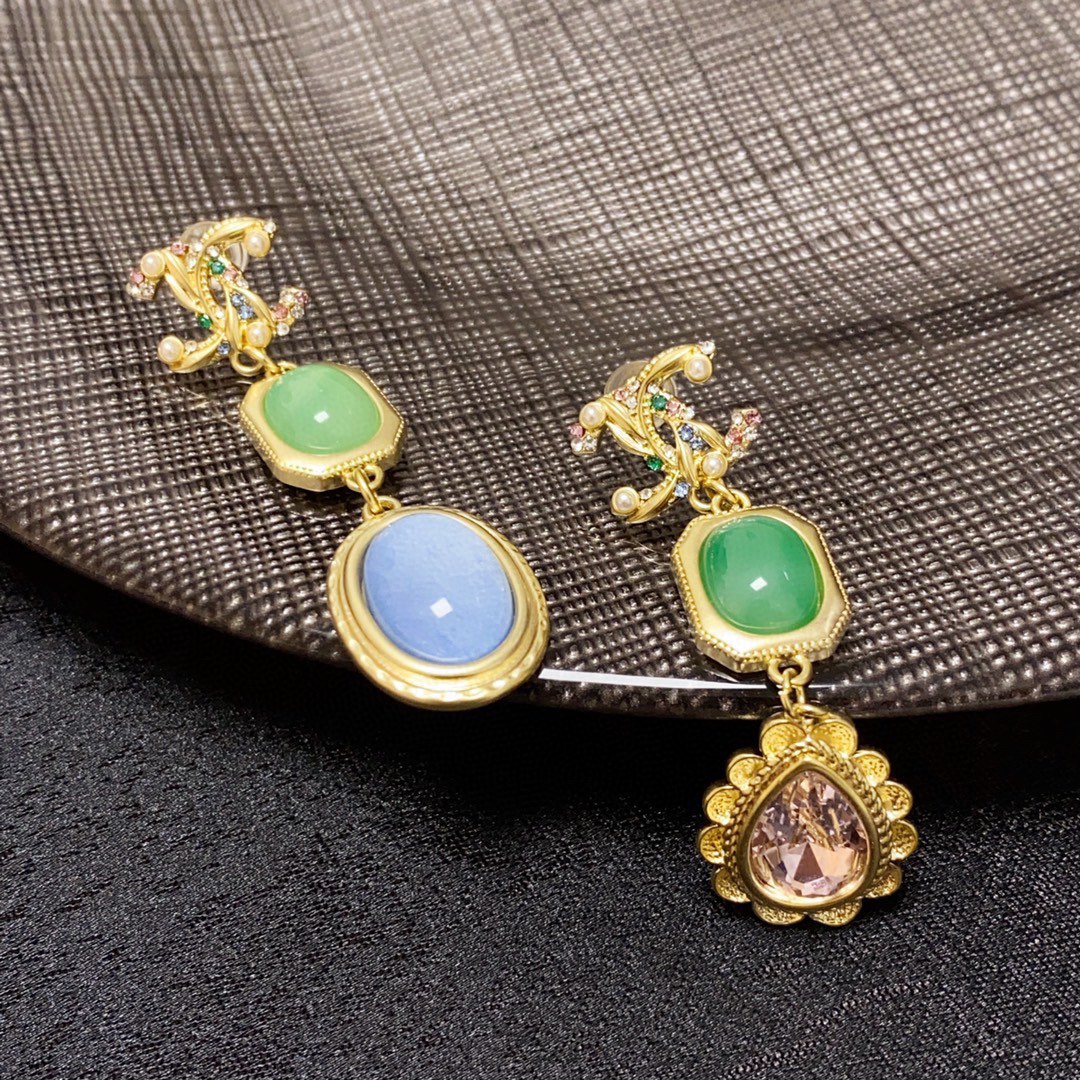 Chanel pink diamond agate stud earrings